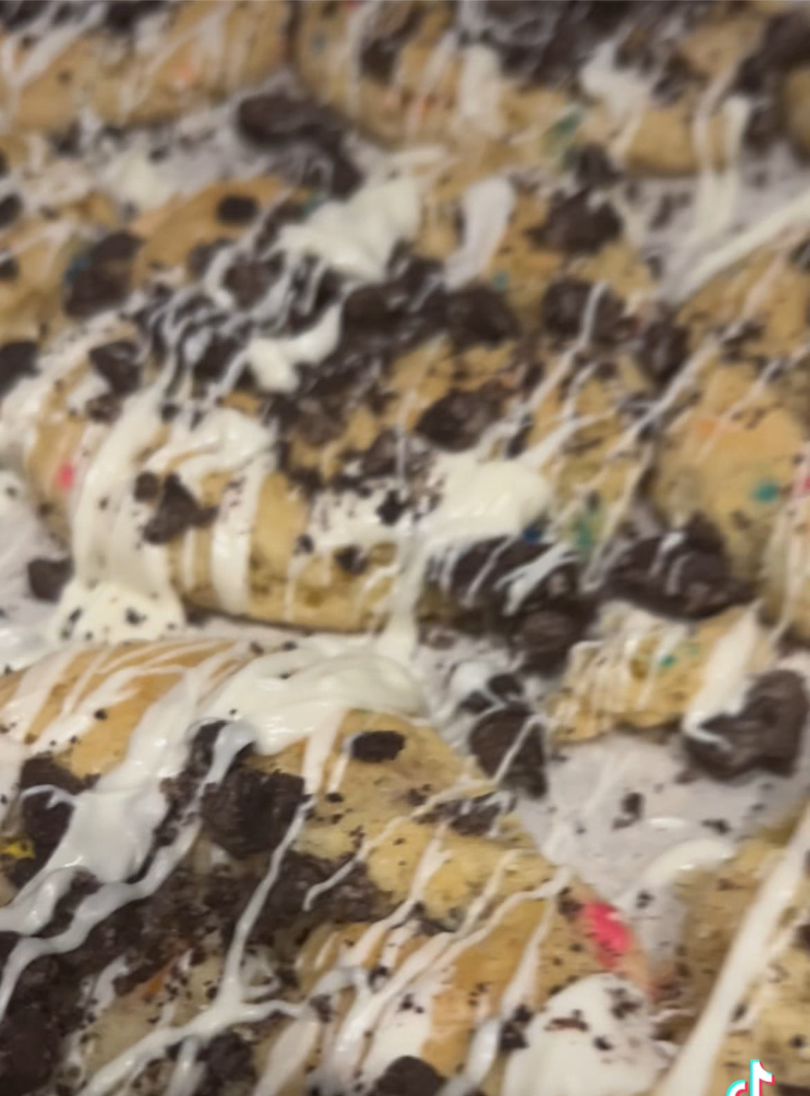 Cookies and crème cookies