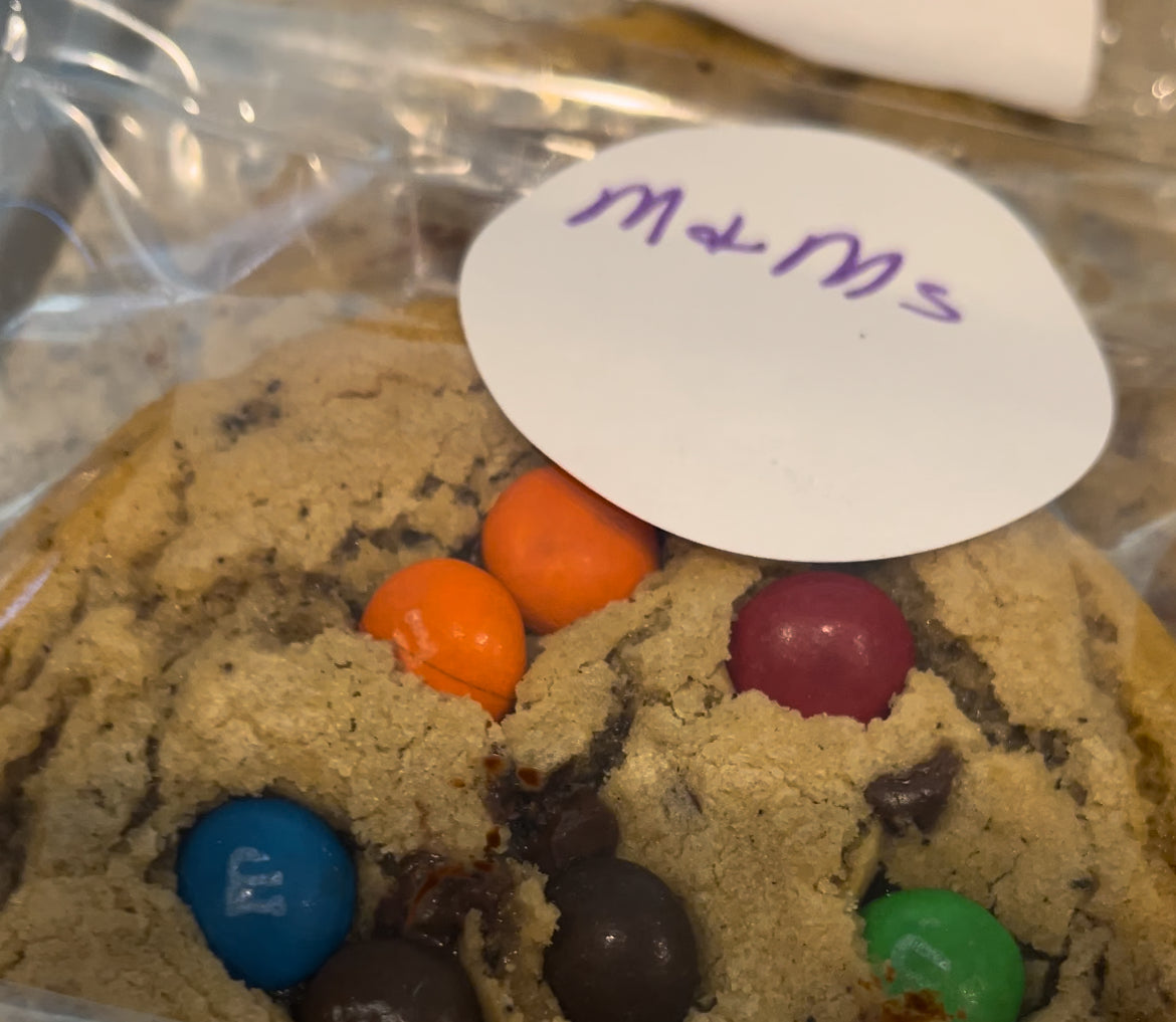 M&M’s chocolate chip cookies 4 pack